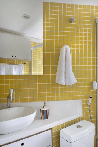 Foto Banheiro C Pastilhas Amarelas 5 X 5jpg