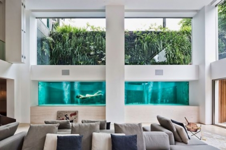 Piscina Em Vidro Com Vista Da Salajpg
